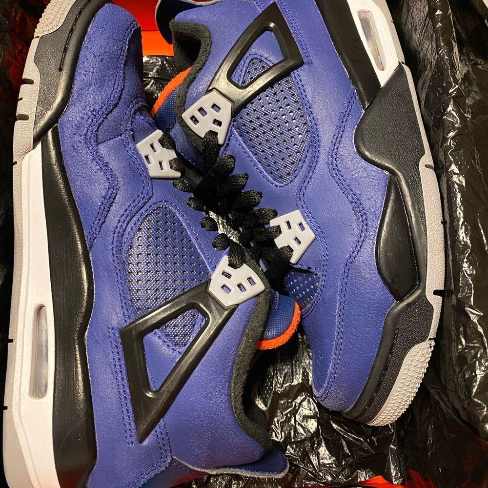 Nike Air Jordan 4 Retro Shoes (PRICE IS FIRM)